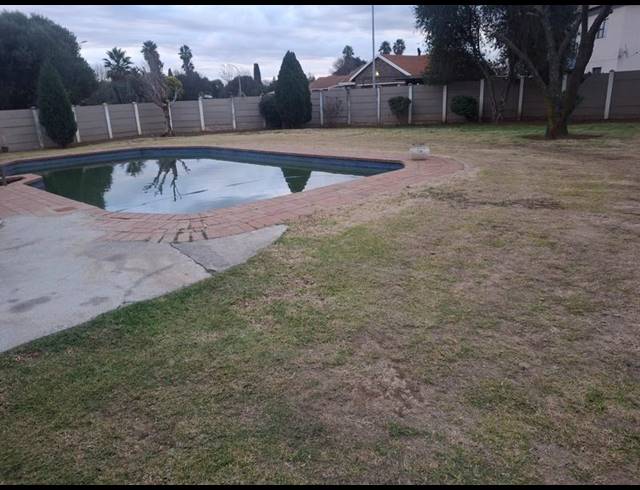 3 BEDROOM PROPERTY TO RENT IN WALDRIFT